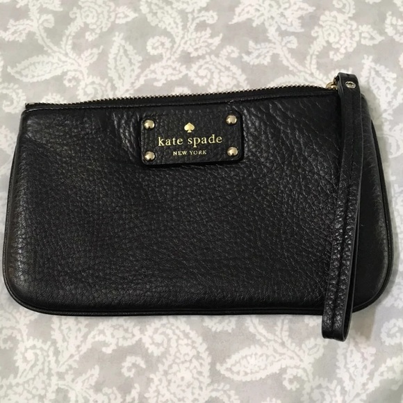 kate spade Handbags - Kate Spade Wristlet